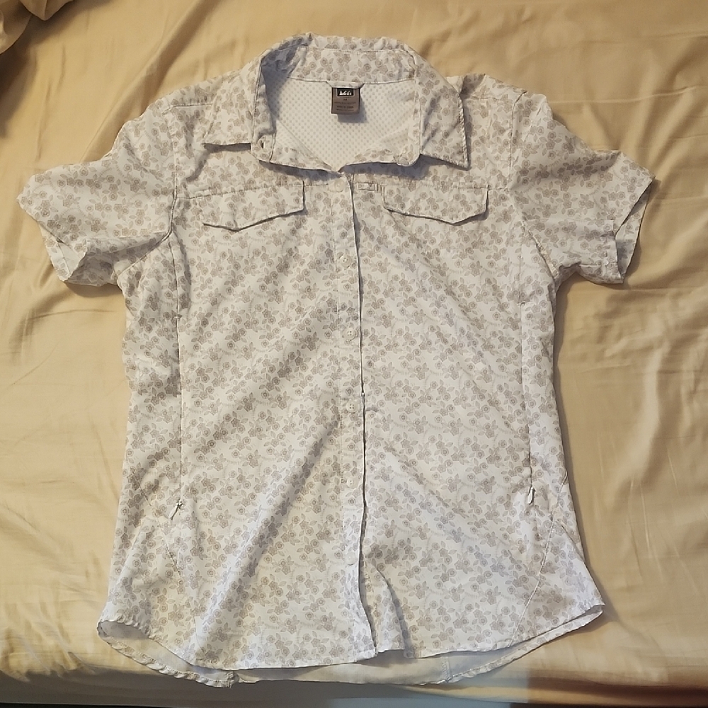 Levi's White Casual Button Down Shirt with Floral Design